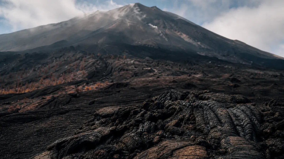 Volcan Etna : altitude, éruptions et guide du géant de Sicile
