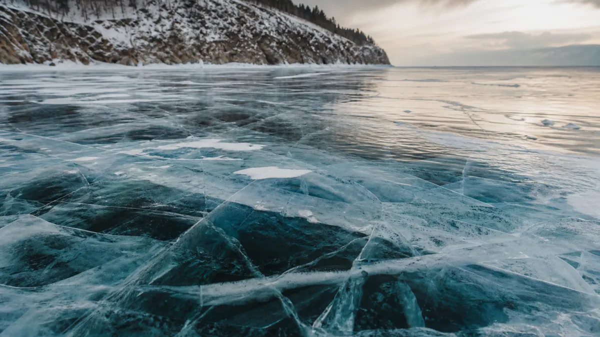 Lac Baïkal : les secrets du lac le plus profond du monde